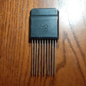 PAMPERED CHEF Hold and Slice